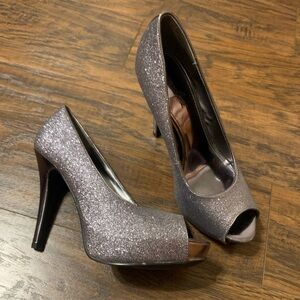 JACQUELINE FERRAR - Glitter Peep-Toe Platform Stilettos